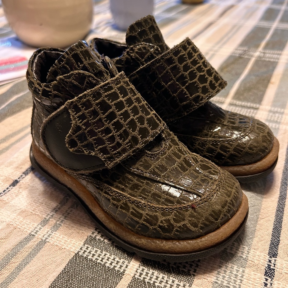Genuine Leather girls boots - size 24 (US 7.5)